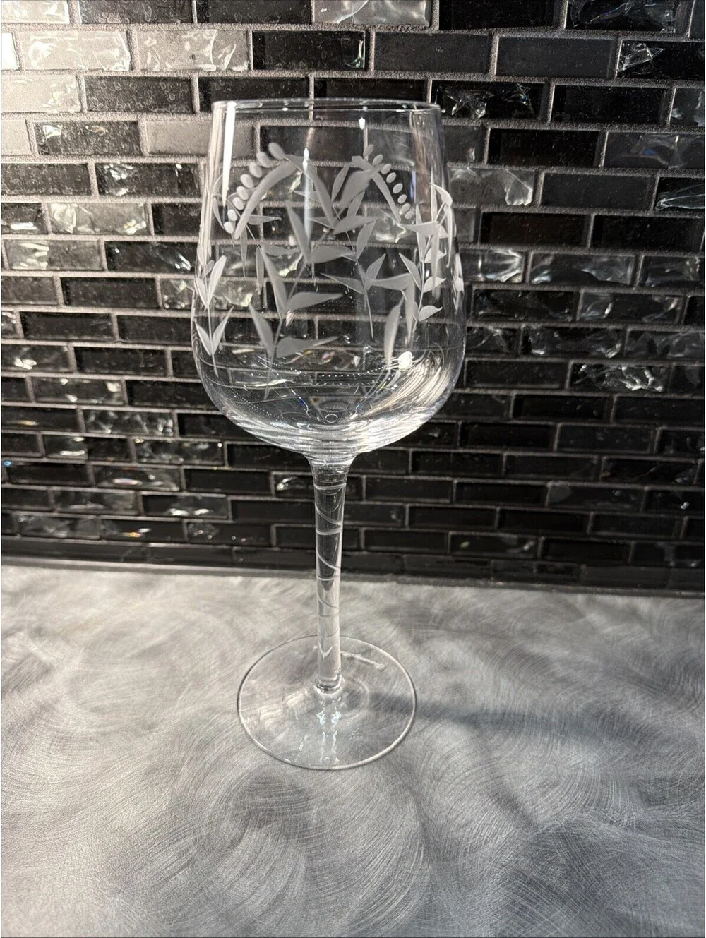 TOMMY BAHAMA  ~ 1 Etched Crystal Wine Glass  Palm Fronds ~ 9.5”~ RARE HTF